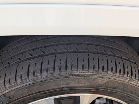 Used 2024 Jeep Grand Cherokee L Overland w/ Trailer Tow Package image 13