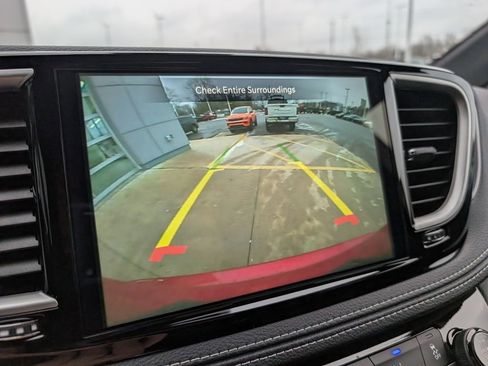 New 2026 Chrysler Pacifica Select w/ S Appearance Package image 3