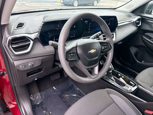 Used 2024 Chevrolet TrailBlazer LS FWD image 9