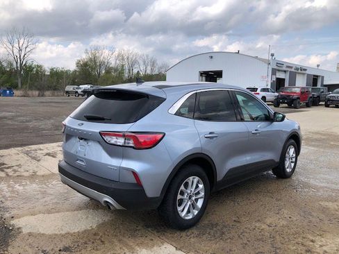 Used 2022 Ford Escape SE image 4