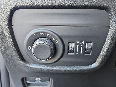 New 2025 Jeep Grand Cherokee Laredo w/ Luxury Tech Group I image 29