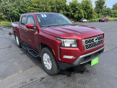 Certified 2023 Nissan Frontier SV w/ SV Convenience Package AWD/4WD image 3