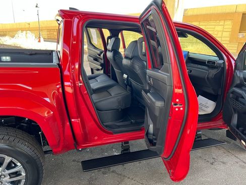 Used 2025 Toyota Tacoma Limited image 10