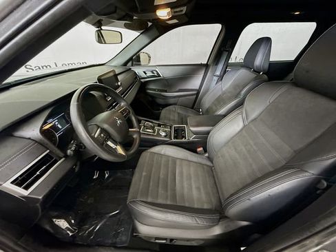 Used 2022 Mitsubishi Outlander SE image 21
