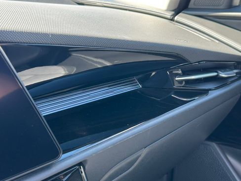 Used 2023 Kia Niro Wave image 31