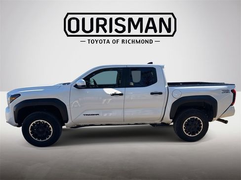 Used 2024 Toyota Tacoma TRD Off-Road image 4