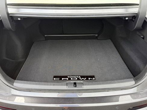 Used 2023 Toyota Crown image 4