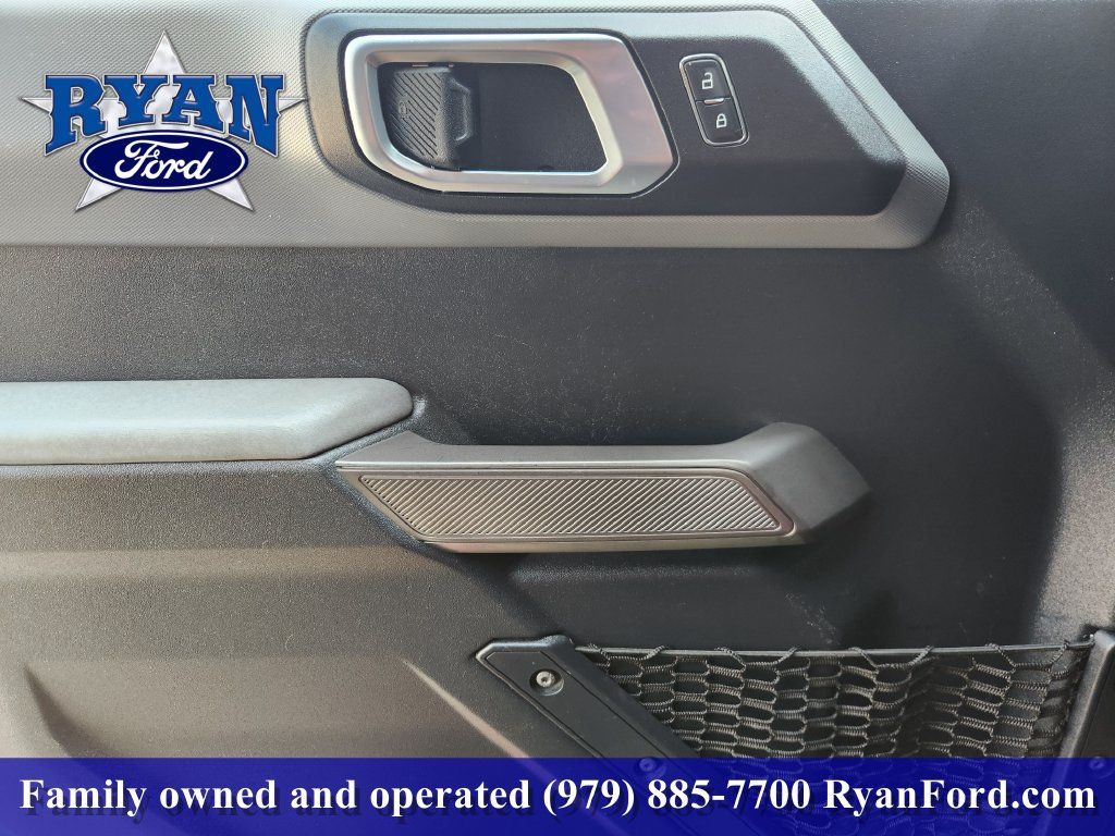 Used 2022 Ford Bronco Black Diamond AWD/4WD image 17