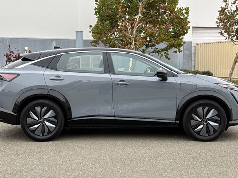 Used 2024 Nissan Ariya FWD image 3