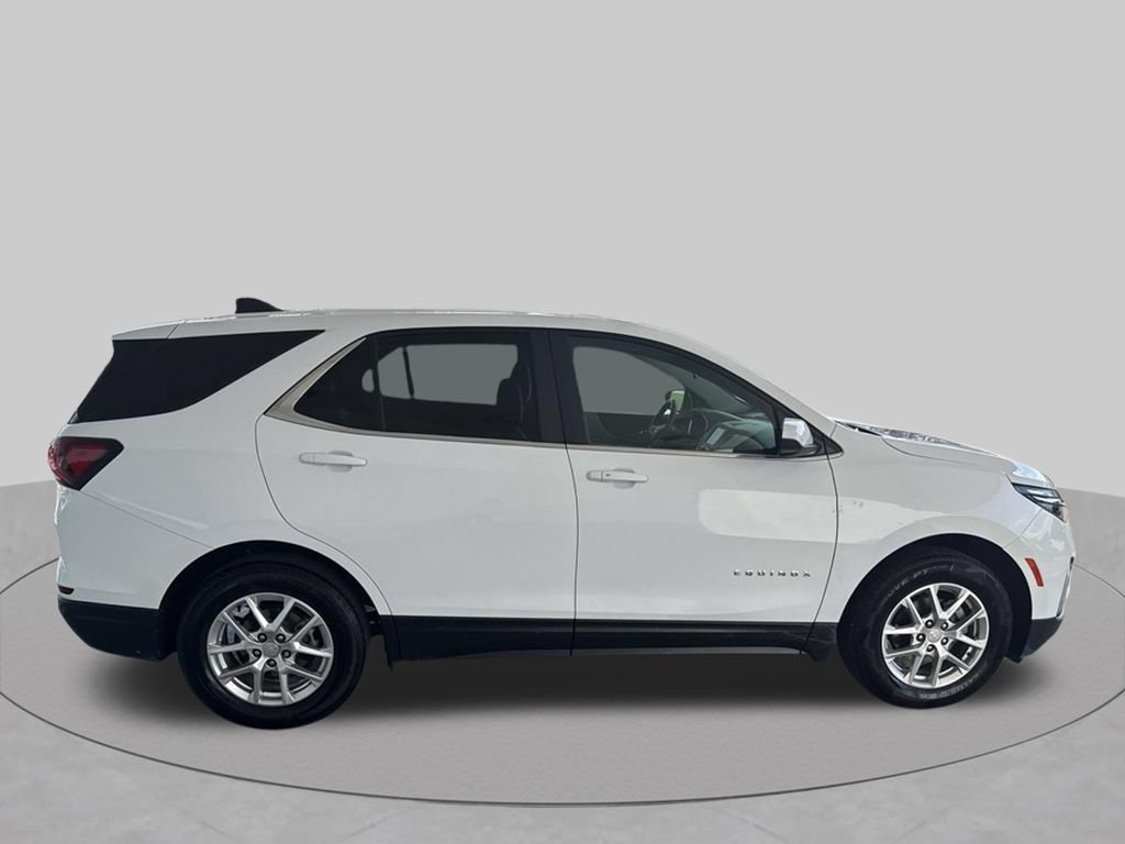 Used 2024 Chevrolet Equinox LT FWD image 11
