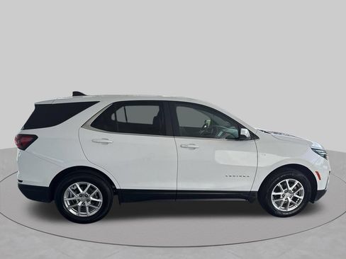 Used 2024 Chevrolet Equinox LT FWD image 11
