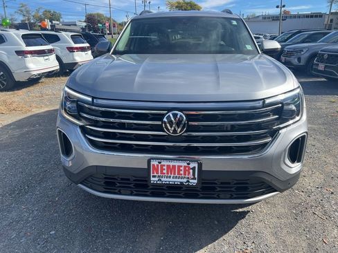 New 2026 Volkswagen Atlas SE image 2