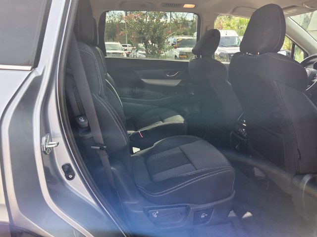 Used 2022 Subaru Ascent Premium w/ Convenience Package AWD/4WD image 17