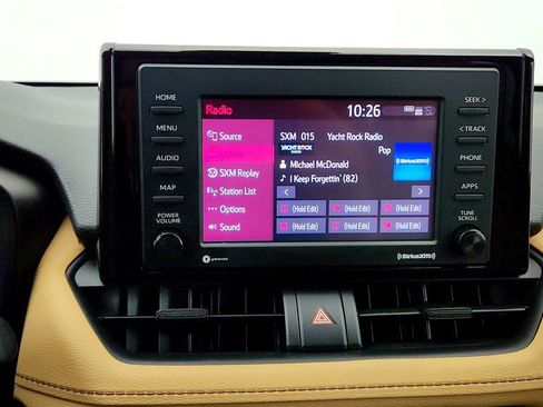 Used 2021 Toyota RAV4 LE AWD/4WD image 18