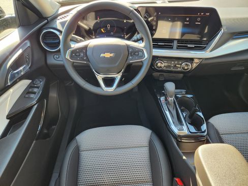 New 2026 Chevrolet Trax LT image 10