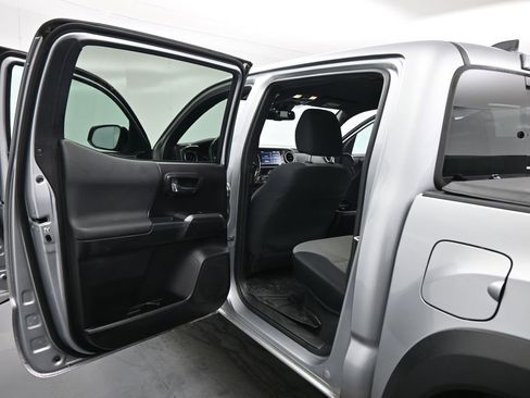 Used 2020 Toyota Tacoma TRD Off-Road image 14