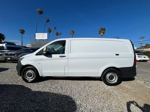 Used 2022 Mercedes-Benz Metris image 12