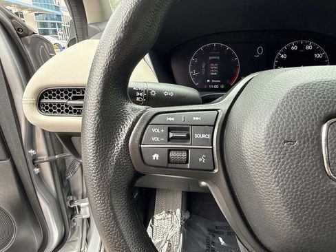 Used 2023 Honda HR-V LX image 32