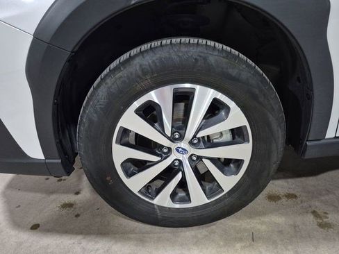 Used 2025 Subaru Outback Premium AWD/4WD image 34