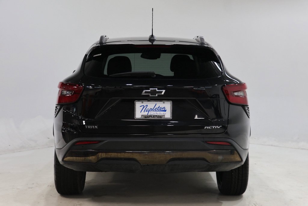 Used 2025 Chevrolet Trax ACTIV w/ Sunroof Package FWD image 6
