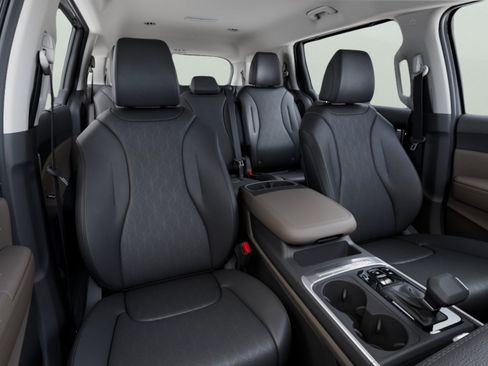 New 2026 Kia Carnival EX FWD image 10