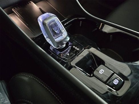 New 2026 Volvo XC40 B5 Ultra w/ Climate Package image 34