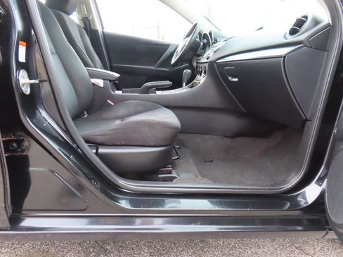 Used 2011 MAZDA MAZDA3 i Sport image 17