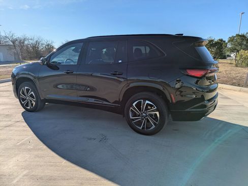 Used 2025 Buick Enclave Sport Touring image 6