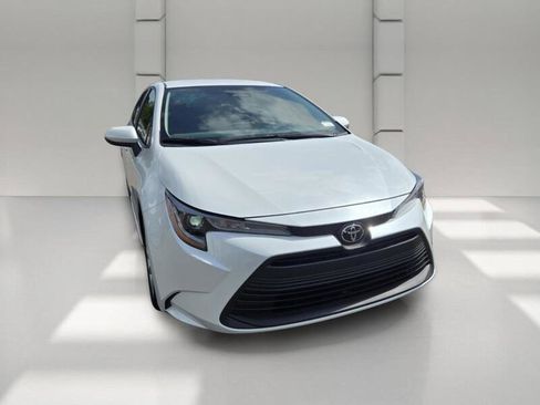 Used 2026 Toyota Corolla LE w/ LE Premium Package FWD image 3