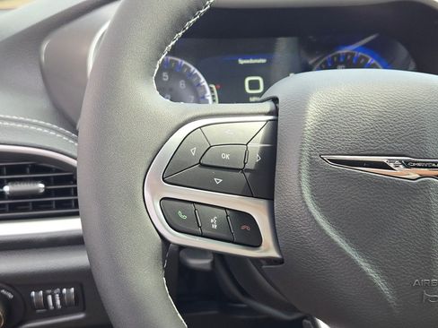 New 2026 Chrysler Pacifica Select image 33