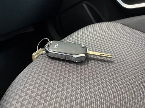 Used 2025 Kia Soul LX w/ LX Technology Package image 21