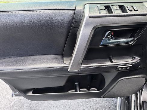 Certified 2018 Toyota 4Runner Limited AWD/4WD image 9