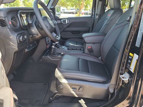 New 2025 Jeep Wrangler Unlimited Rubicon image 19