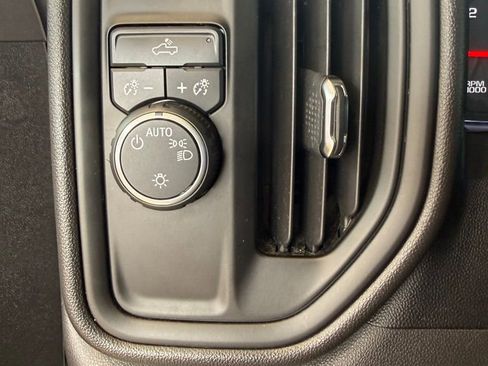 Used 2020 Chevrolet Silverado 1500 Custom w/ Custom Value Package image 30