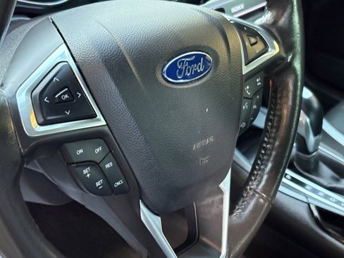 Used 2016 Ford Fusion Titanium FWD image 13