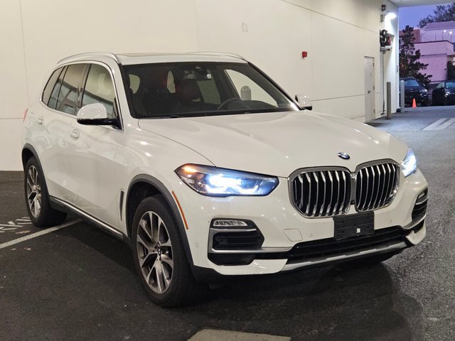 Used 2021 BMW X5 xDrive40i w/ Premium Package 2 AWD/4WD image 3