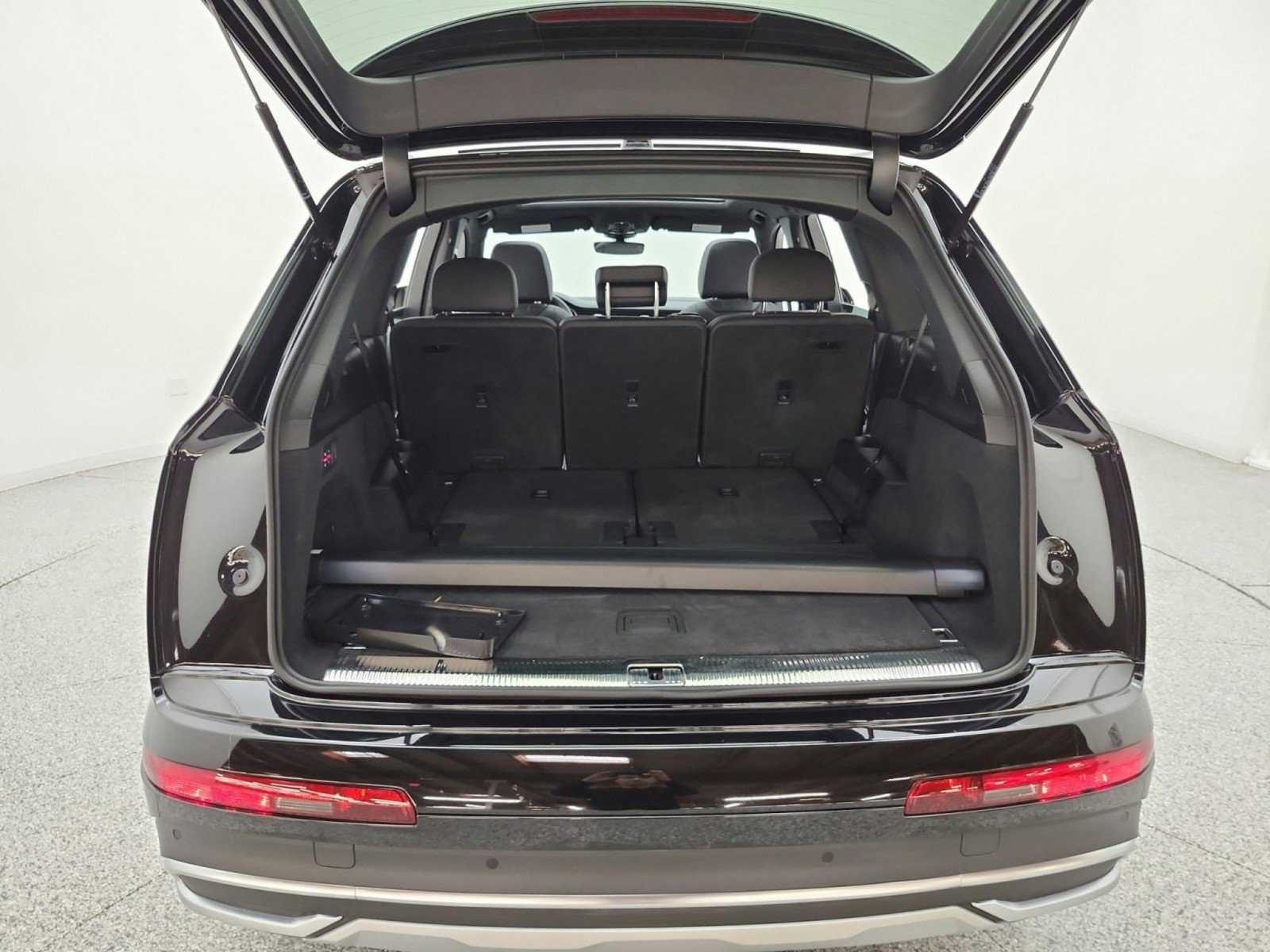 Used 2023 Audi Q7 2.0T Premium w/ Convenience Package AWD/4WD image 18