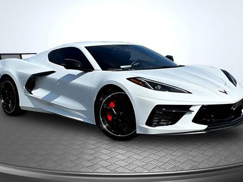 Used 2023 Chevrolet Corvette Stingray Preferred Cpe w/ Z51 Performance Package RWD image 3