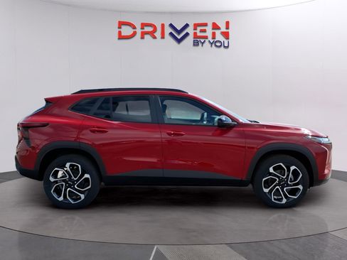 New 2026 Chevrolet Trax RS w/ Driver Confidence Package FWD image 6
