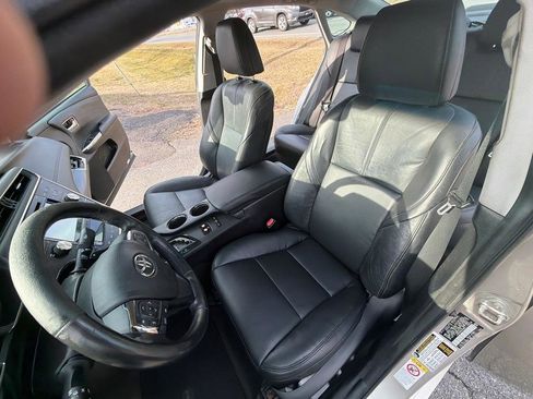 Used 2017 Toyota Avalon XLE image 26