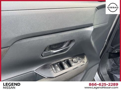 Certified 2025 Nissan Kicks S image 14