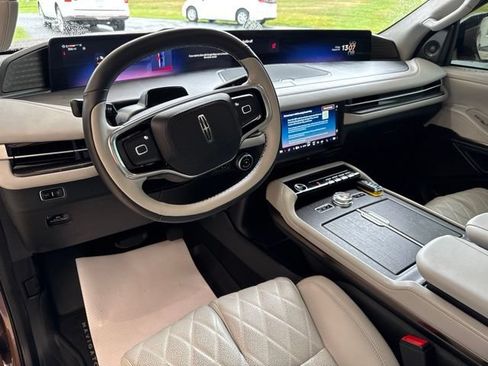 Used 2025 Lincoln Navigator L Black Label w/ Black Label Special Edition AWD/4WD image 13