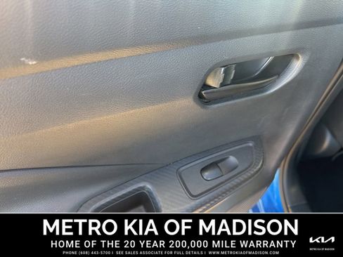 Used 2021 Nissan Versa S image 17