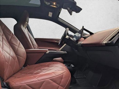 Used 2023 BMW iX xDrive50 w/ Premium Package image 27