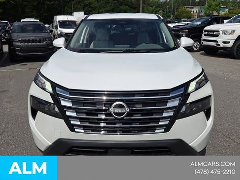 Used 2025 Nissan Rogue SV AWD/4WD image 3