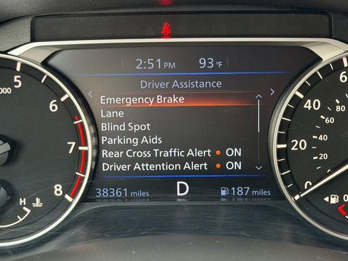 Used 2023 Nissan Altima 2.5 SR FWD image 32