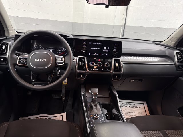 Certified 2023 Kia Sorento LX AWD/4WD image 14