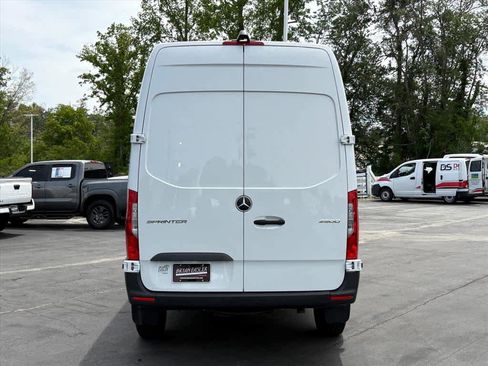 Used 2025 Mercedes-Benz Sprinter 2500 image 29