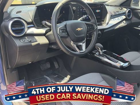 Used 2024 Chevrolet Trax LT w/ Driver Confidence Package FWD image 17