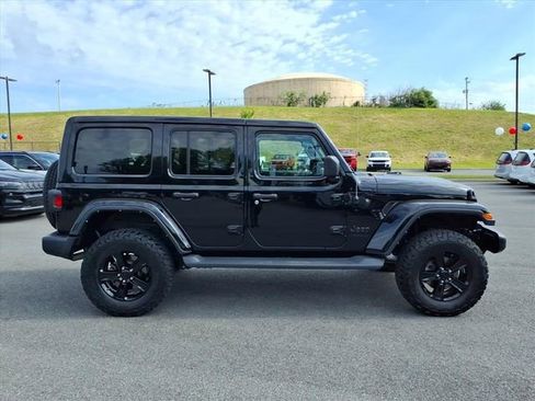 Used 2021 Jeep Wrangler Unlimited Sahara AWD/4WD image 3